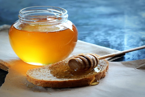 蜂蜜膏和蜂蜜有什么区别？阿胶蜂蜜膏的功效和食用方法？