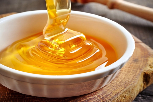 蜂蜜膏和蜂蜜有什么区别？阿胶蜂蜜膏的功效和食用方法？