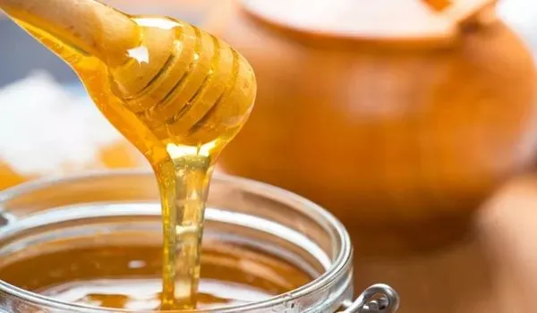 纯蜂蜜的营养成分表?蜂蜜的营养价值及功效?