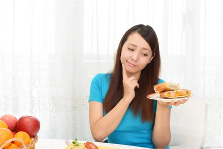 女性例假期间，5种“零食”敞开吃，暖宫排污血，炎症或退避三舍