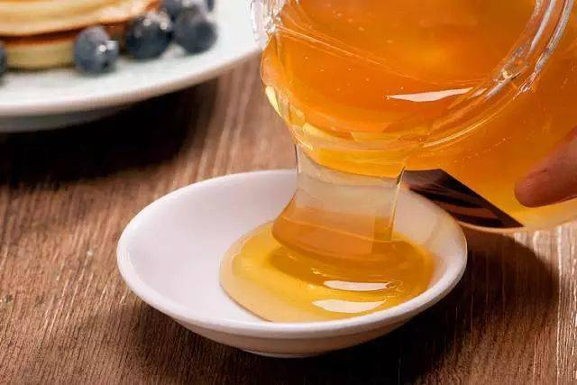 蜂蜜有保质期吗 ？过了保质期的蜂蜜还能食用吗 ？