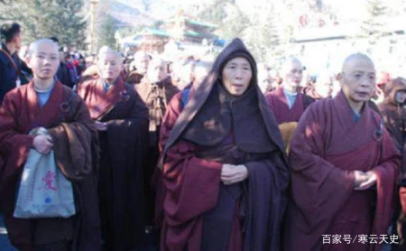 1931年朝拜九华山时，地藏菩萨塔打开，中国一和尚得见了地藏
